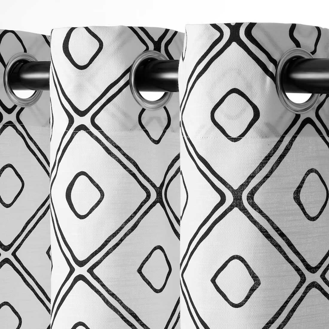 Curtains white/diamond pattern black